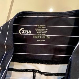 Zyia leggings